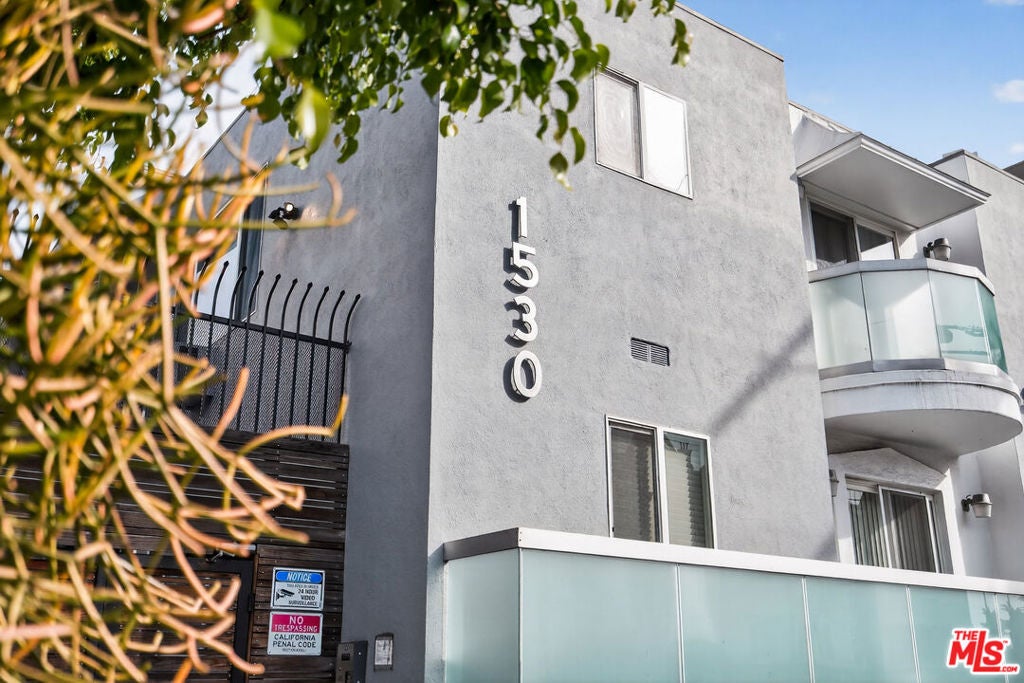 1530 N Formosa Avenue