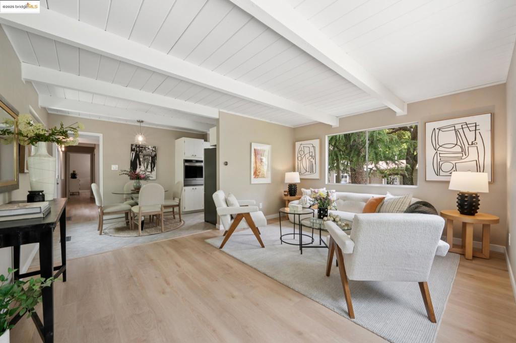 LINCOLN HIGHLAND - Residential