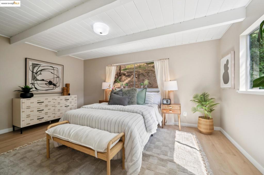 LINCOLN HIGHLAND - Residential