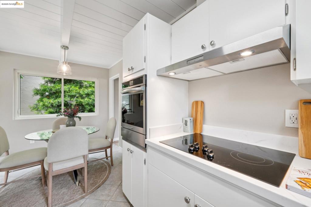 LINCOLN HIGHLAND - Residential
