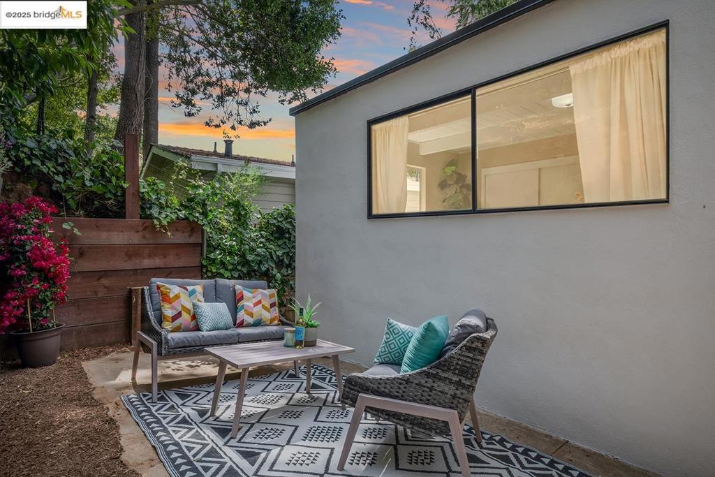 LINCOLN HIGHLAND - Residential