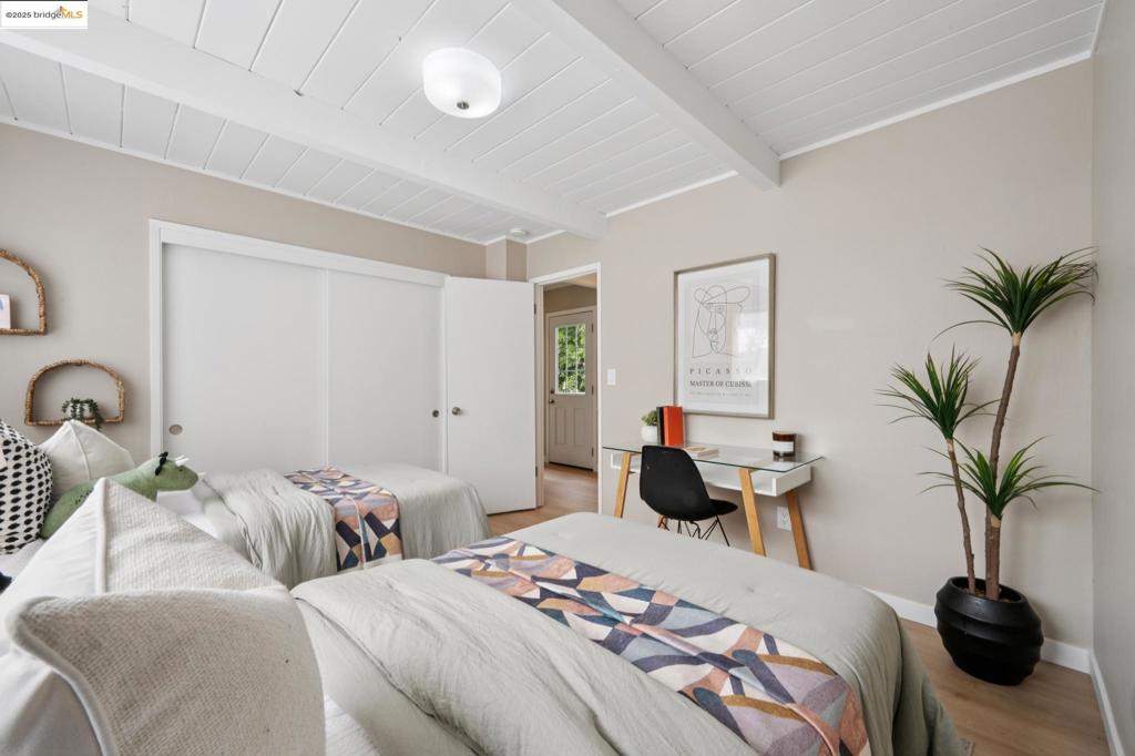 LINCOLN HIGHLAND - Residential