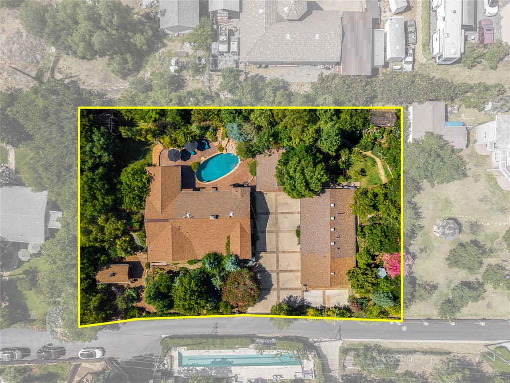 5121 E Lomita Avenue