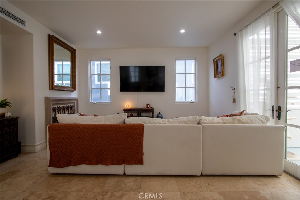 Corona del Mar South of PCH (CDMS) - Residential