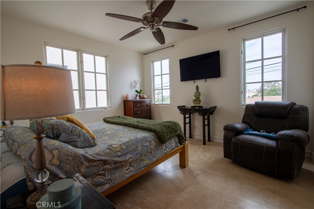 Corona del Mar South of PCH (CDMS) - Residential