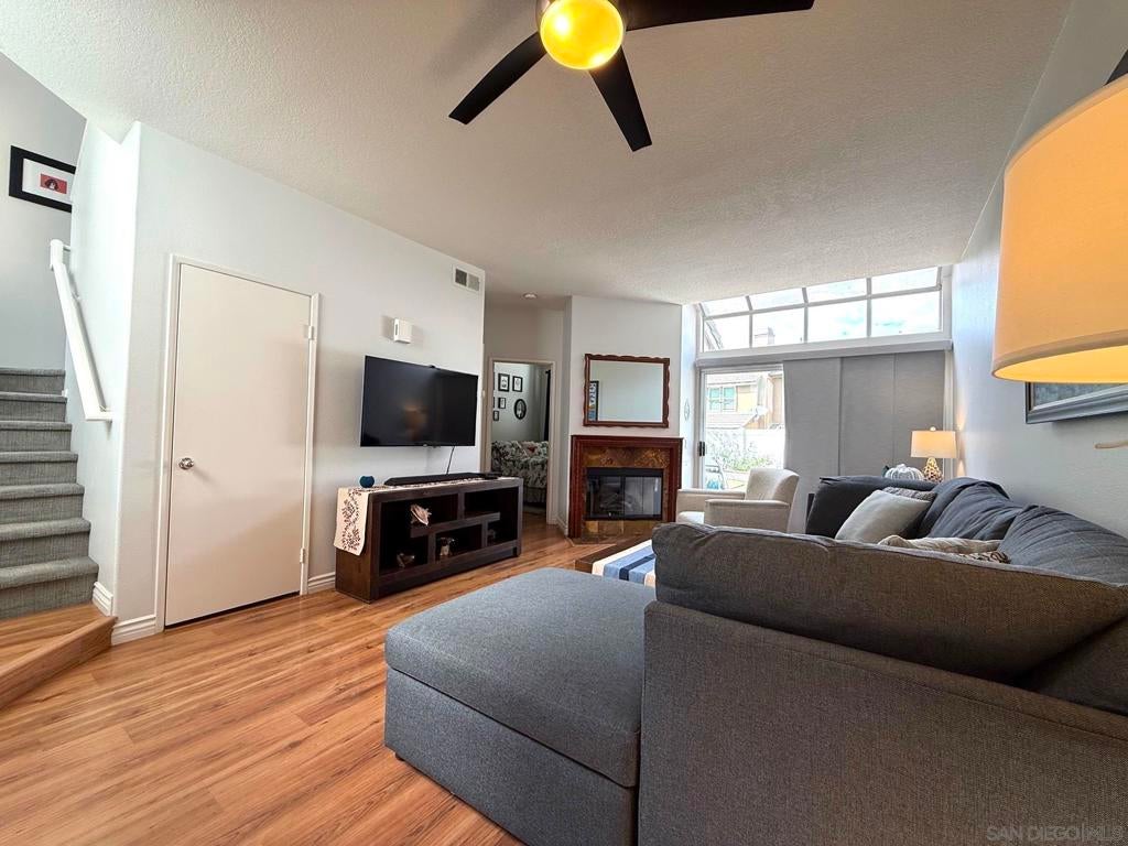 992 S Country Glen Way Way, Anaheim CA 92808