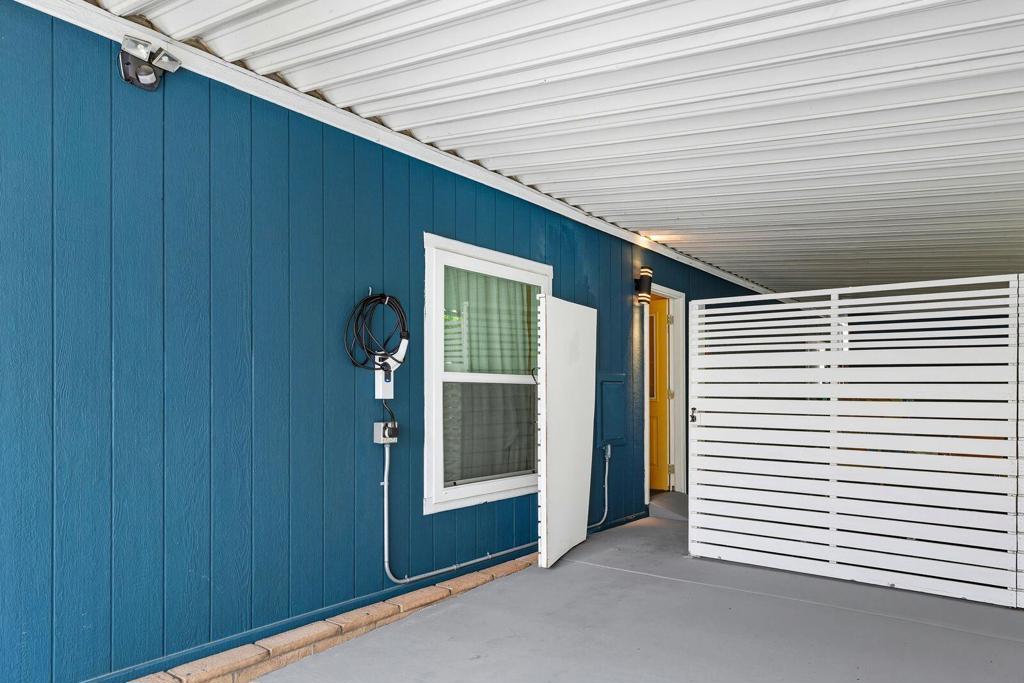 Palm Canyon Mobile C - Manufactured In Park