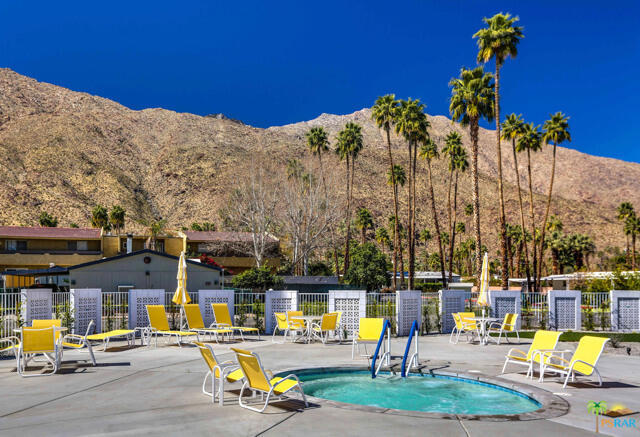 Palm Canyon Mobile C - Manufactured In Park