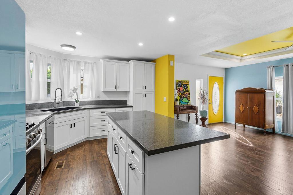 Palm Canyon Mobile C - Manufactured In Park