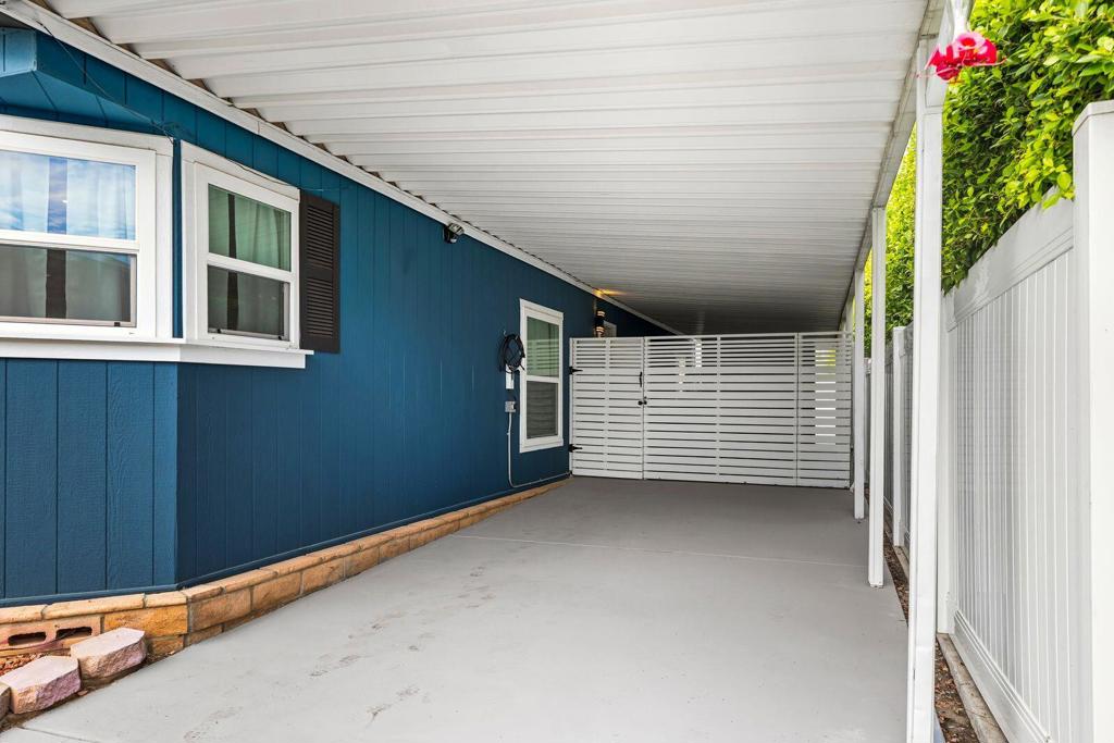 Palm Canyon Mobile C - Manufactured In Park