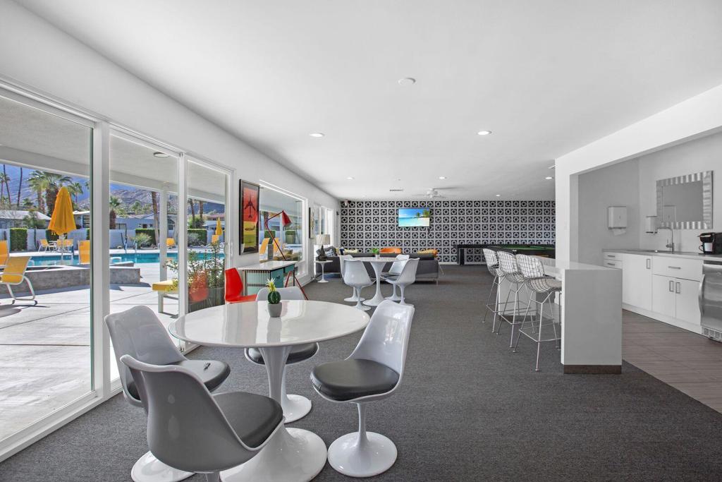 Palm Canyon Mobile C - Manufactured In Park