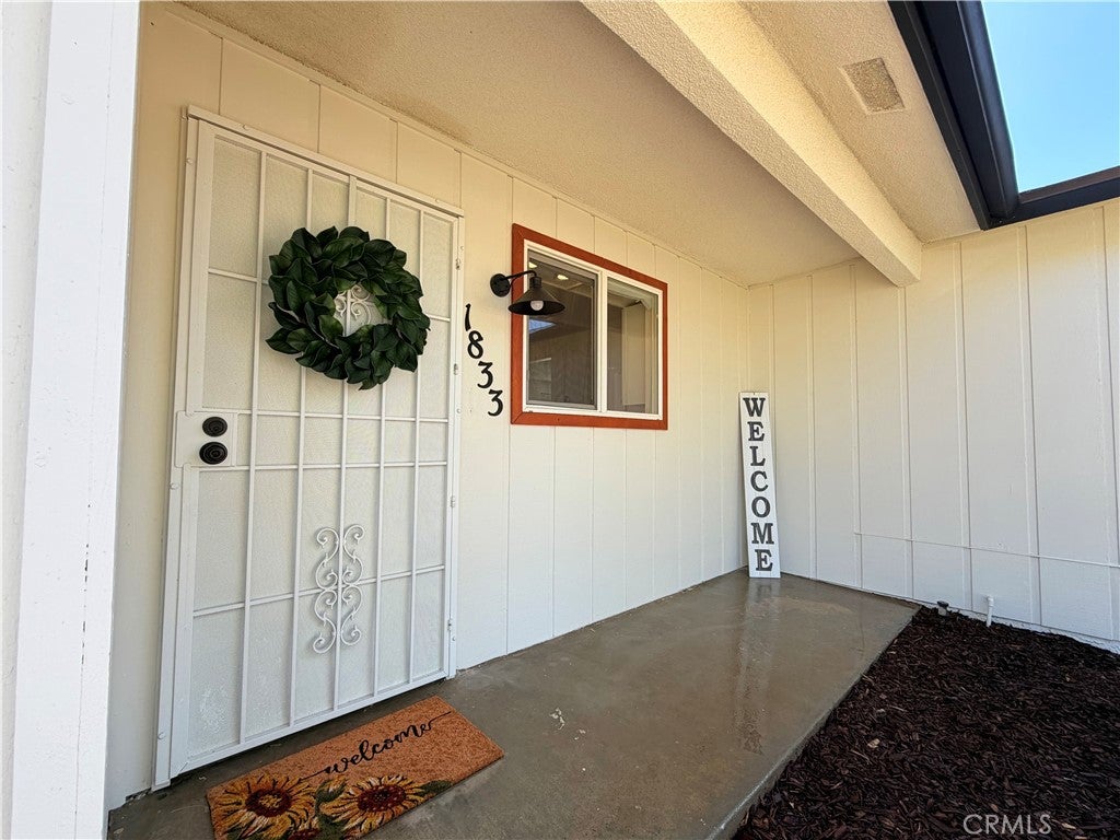 1833 W Pico
