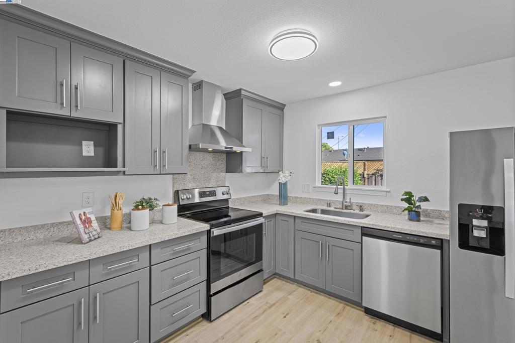 SUNDALE - Residential