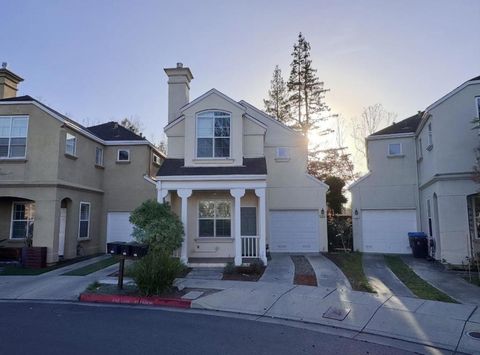 Photo of 125 Concord Circle, Mountain View, CA 94040 (MLS # ML82038293)