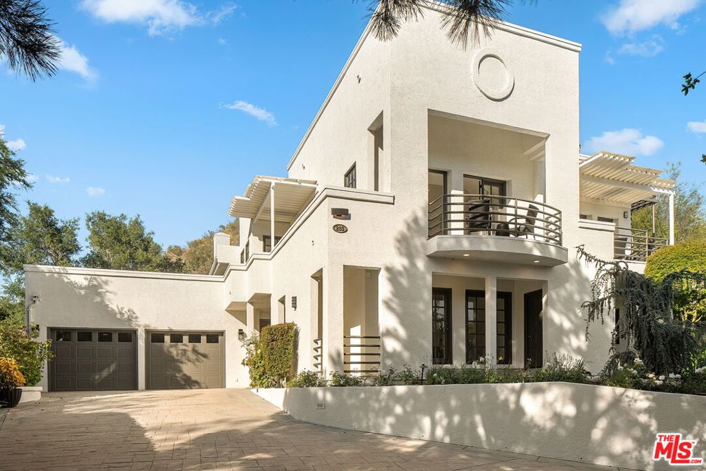 283 Lake Sherwood Drive