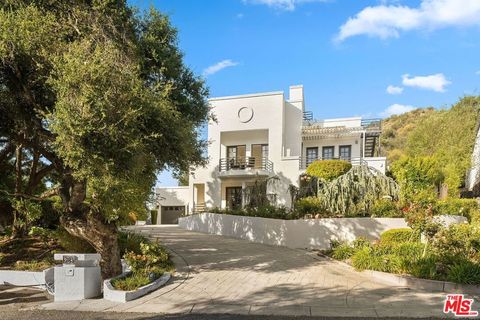 Photo of 283 Lake Sherwood Drive, Lake Sherwood, CA 91361 (MLS # 26836445)