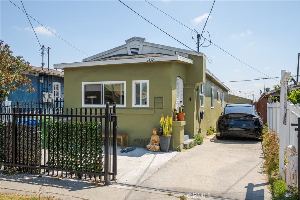 3432 Arlington