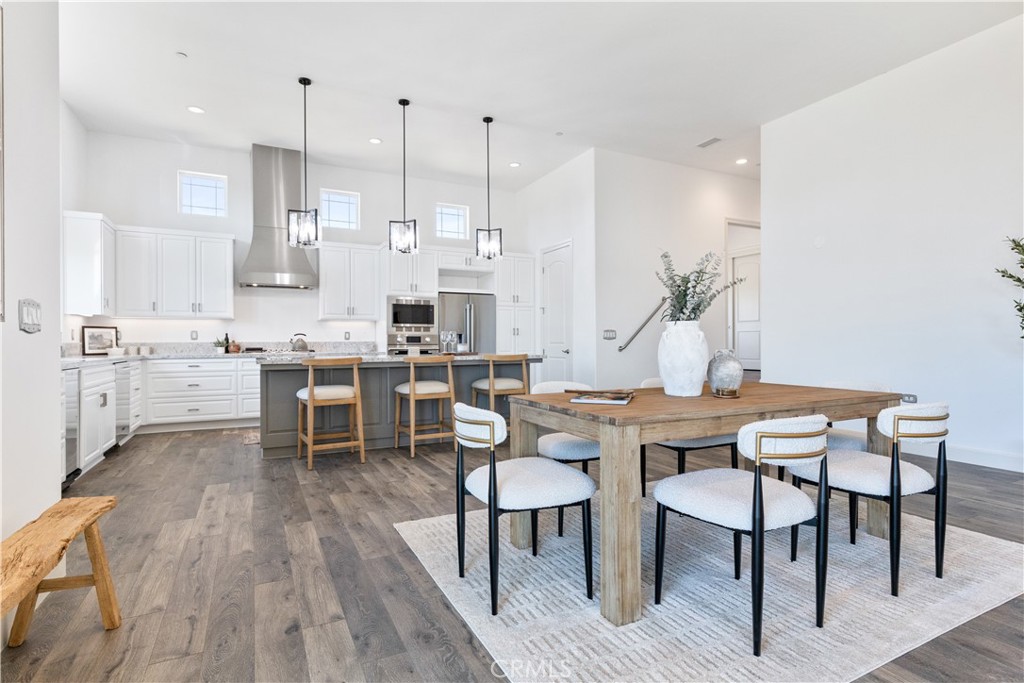 The Estates at River Oaks - Residential