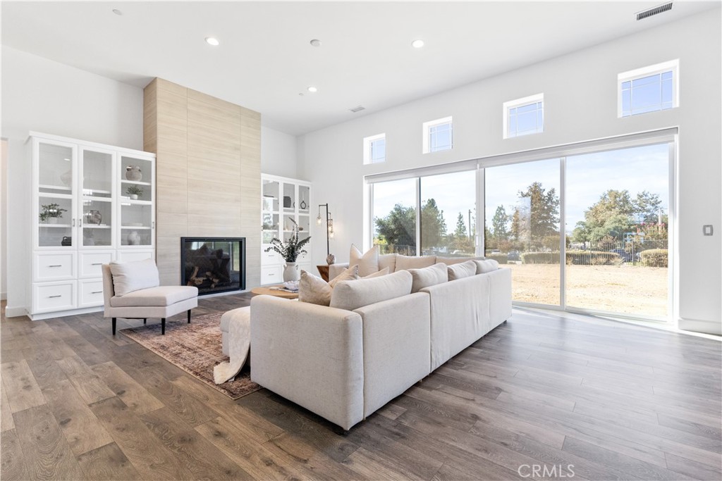 The Estates at River Oaks - Residential