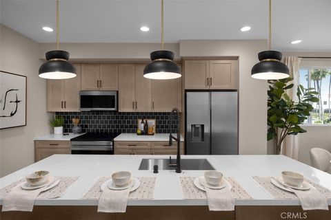 146 Balsawood Tustin CA 92780