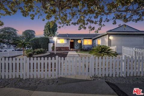 Photo of 11637 Charnock Road, Los Angeles, CA 90066 (MLS # 26104002)