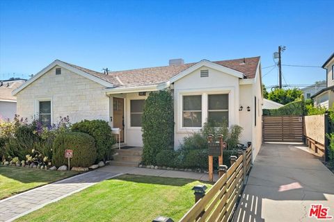 Photo of 2809 S Canfield Avenue, Los Angeles, CA 90034 (MLS # 26697001)