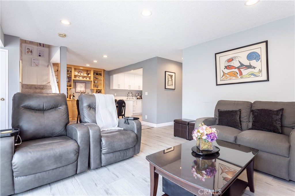 19036 Kittridge Street 1