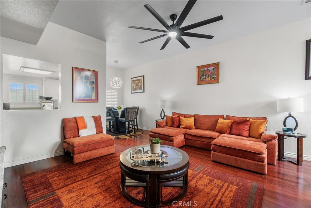 323 E Plymouth Street 10