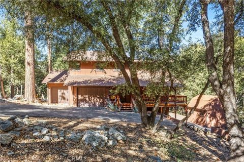 Photo of 2332 Alpen Court, Pine Mountain Club, CA 93222 (MLS # SR26061343)