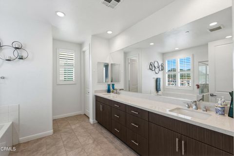 Tiny photo for 341 Fraser Point Ln, Camarillo, CA 93012 (MLS # V1-34848)