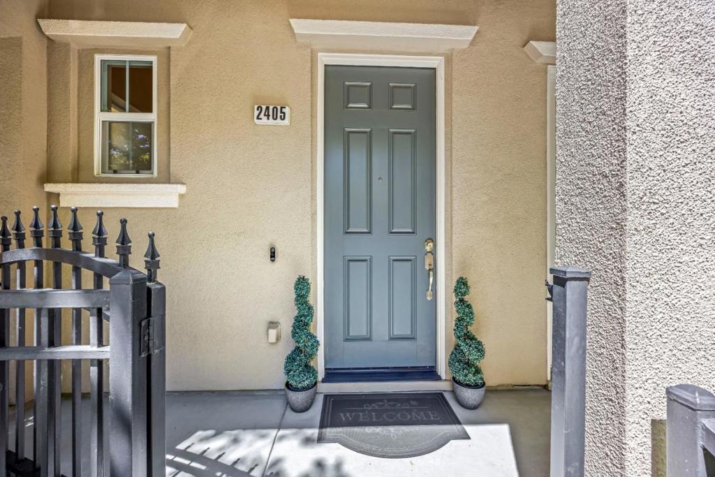 2405 Plateau Drive