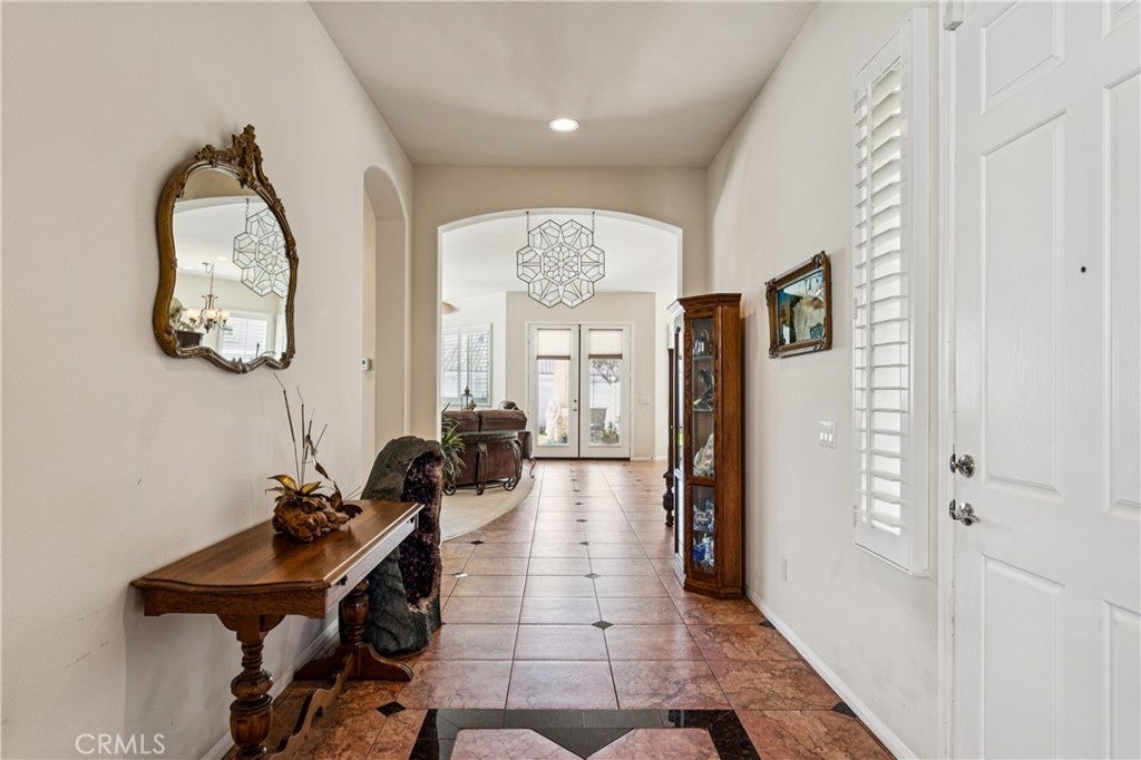 981 Hidden Oaks