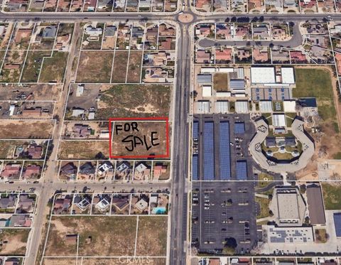 Photo of 15 15th St, Lancaster, CA 93535 (MLS # SR26037468)