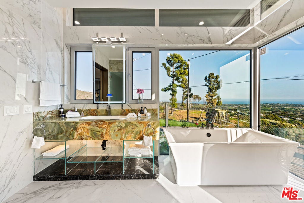5416 Horizon Drive