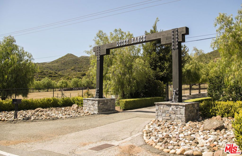 Photo of 33269 Mulholland Highway, Malibu, CA 90265 (MLS # 26663673)