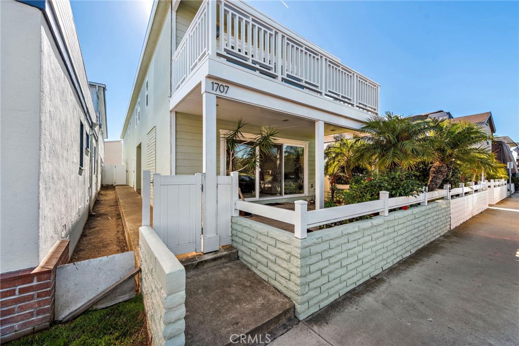 1707 W Balboa Boulevard A