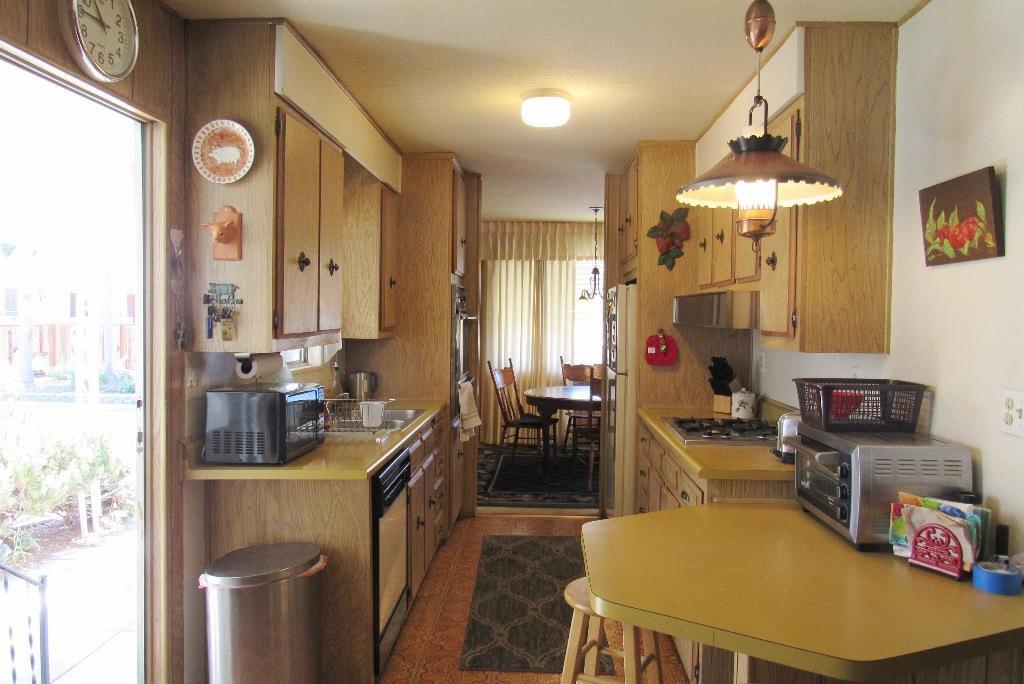1225 Vienna Drive