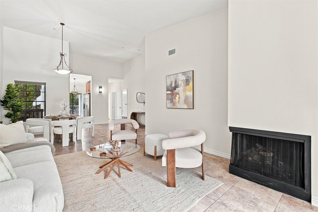 2538 W Macarthur Boulevard #J