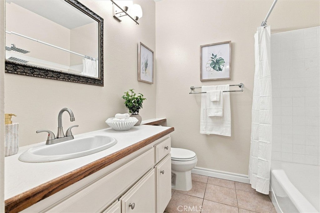 2538 W Macarthur Boulevard #J