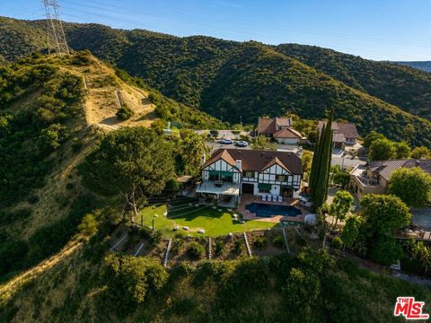 Photo of 3722 Alonzo Avenue, Encino, CA 91316 (MLS # 26827413)