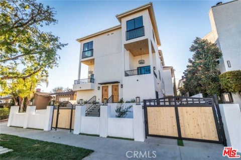 Photo of 5323 Ben Avenue #1/2, Valley Village, CA 91607 (MLS # 26948903)
