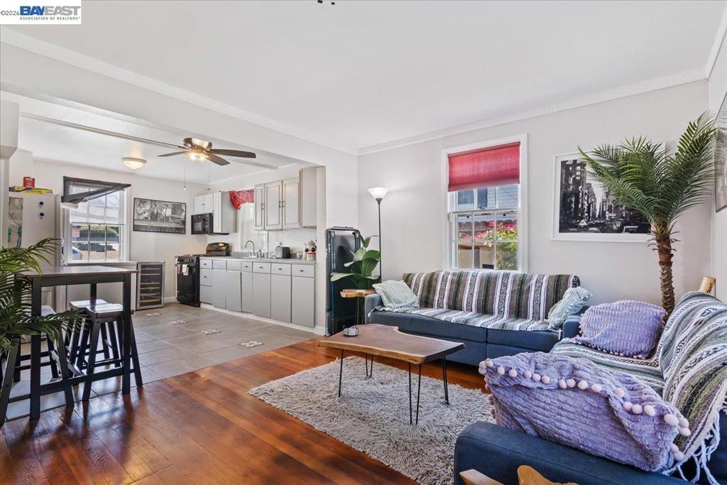44 Parrott St