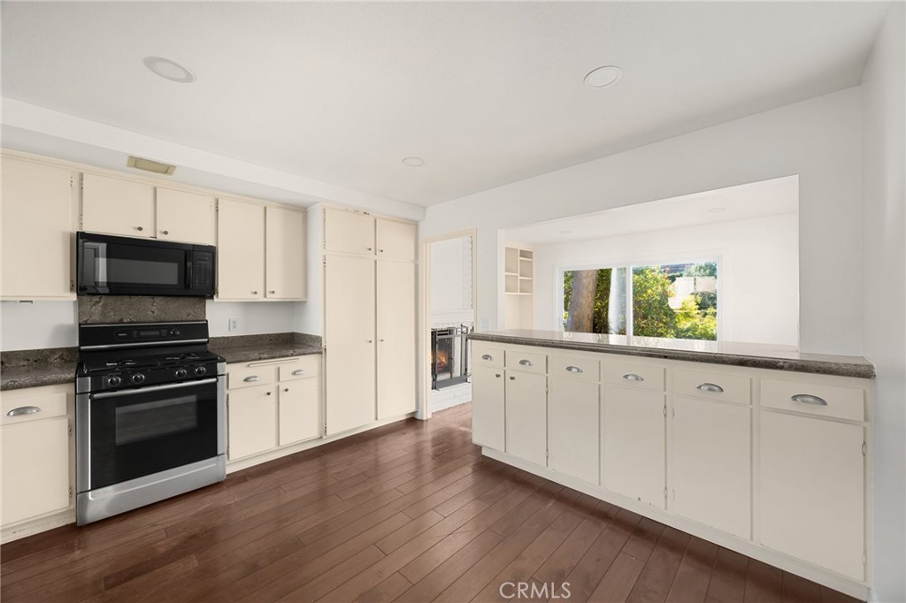 Anaheim Hills Estates (ANHI) - Residential