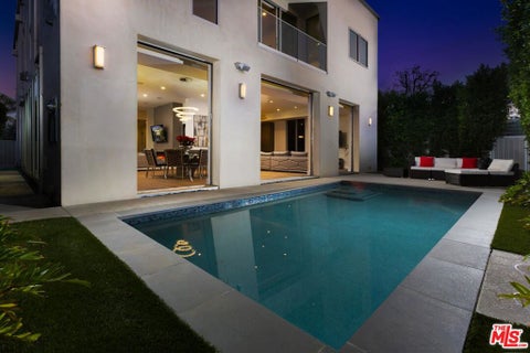 Photo of 721 N SPAULDING Avenue, Los Angeles, CA 90046 (MLS # 26847609)