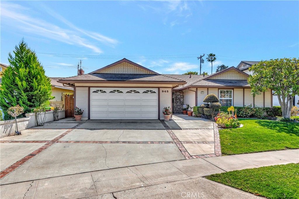 Photo of 945 Lansing Lane, Costa Mesa, CA 92626 (MLS # OC26052926)