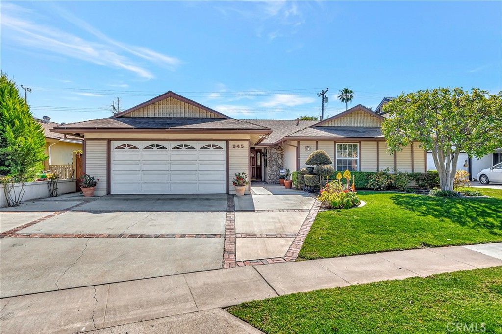 Photo of 945 Lansing Lane, Costa Mesa, CA 92626 (MLS # OC26052926)