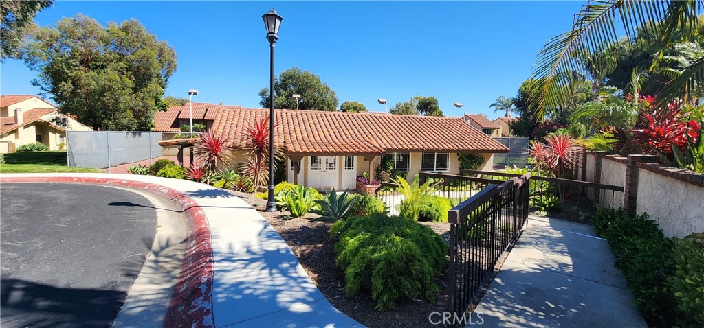 La Cuesta Racquet Club (LACR) - Residential Lease