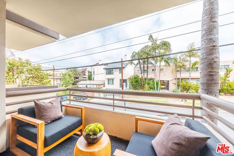 Photo of 951 Granville Avenue #202, Los Angeles, CA 90049 (MLS # 26834763)