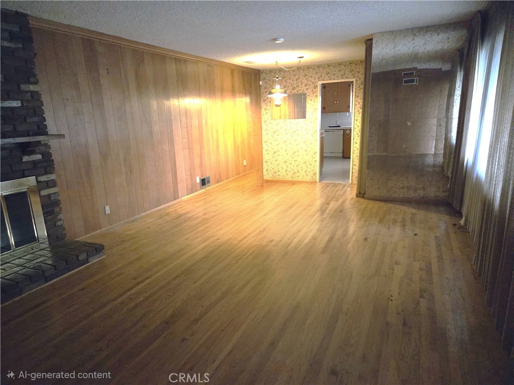 3614 N Grand