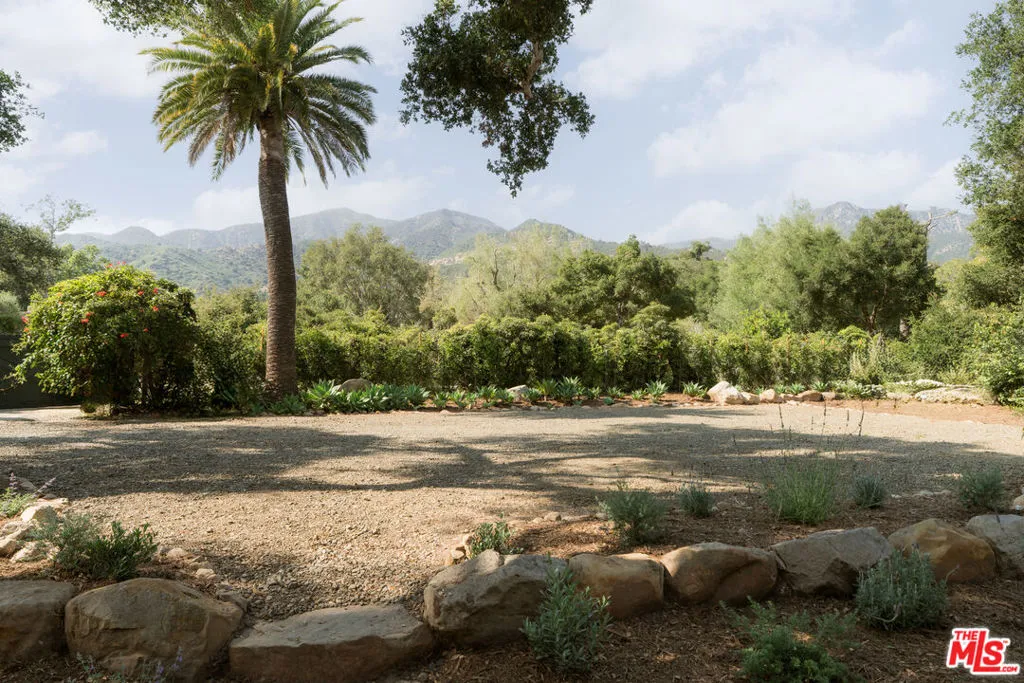 Santa Barbara, California 93108, United States, 4 Bedrooms Bedrooms, ,8 BathroomsBathrooms,Residential,Pending,176283